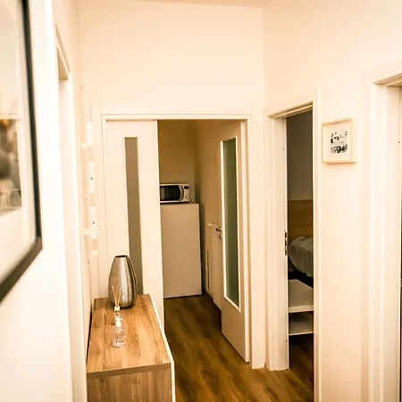 Hostly - Nicole - 2br In Full Center Pontedera
