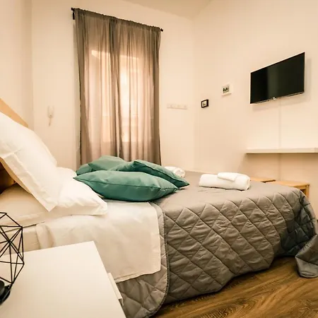 Hostly - Nicole - 2br In Full Center アパート *